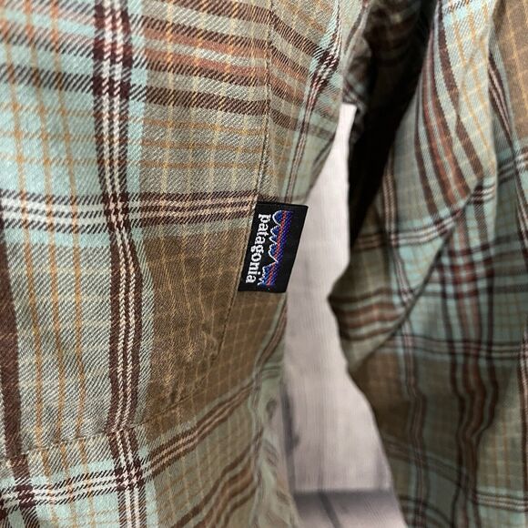 Patagonia Men's Large Multicolor Plaid Organic Cotton Button-Front Shirt - Picture 4 of 8